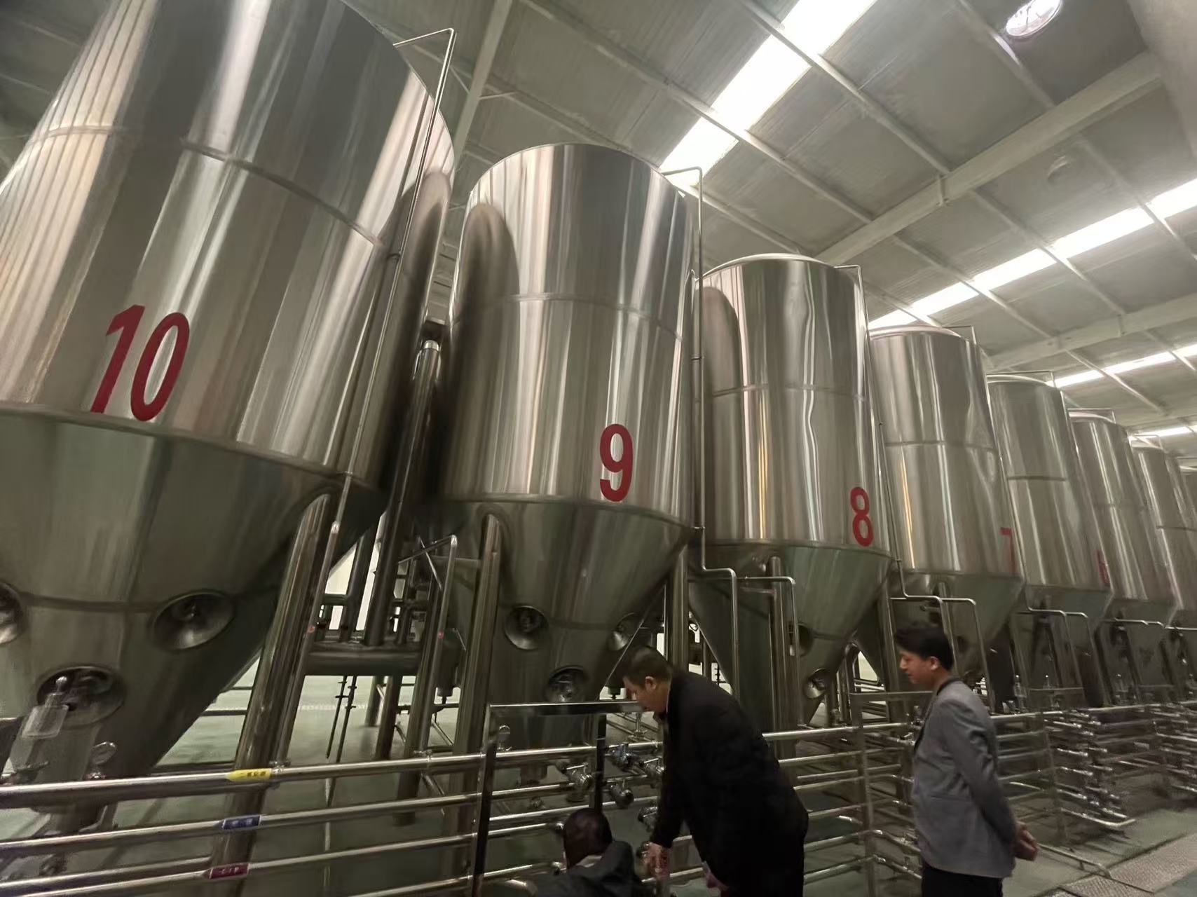 广元精酿啤酒设备厂—平面布置、设备设计、制造、调试、培训等一条龙服务